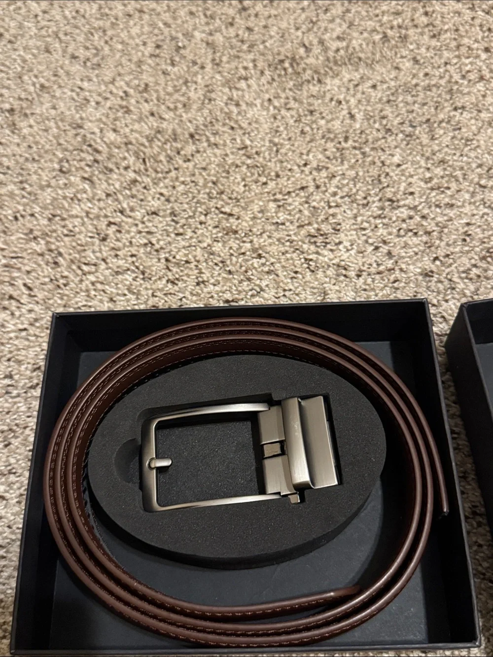 Buckley Men’s Buckle Brown Leather Self-Adjust Belt